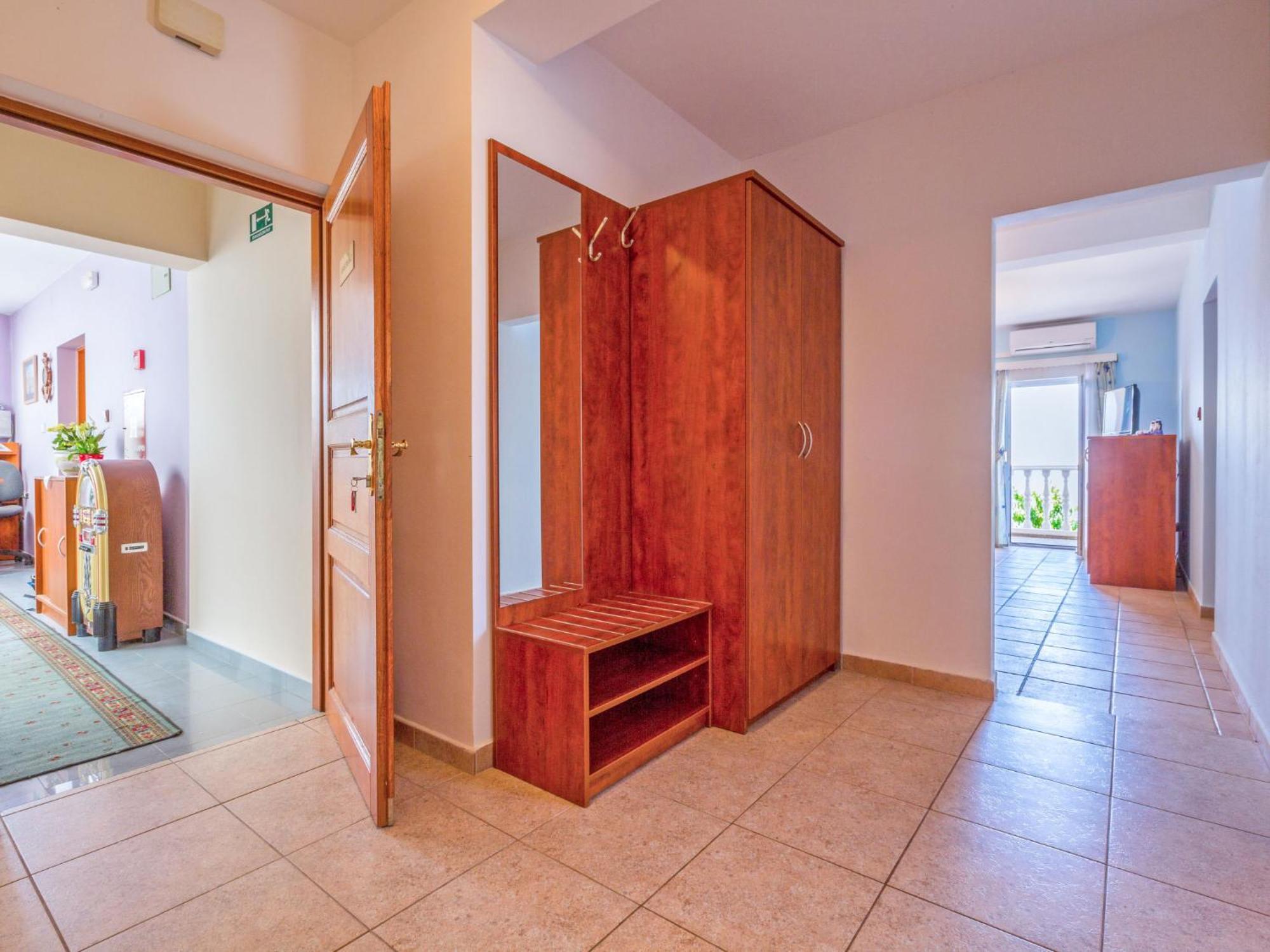 Apartment Delfin-2 By Interhome Cesarica Esterno foto
